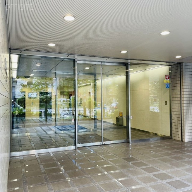 KDX春日ビル エントランス