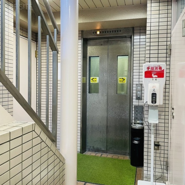 ニットービル エントランス