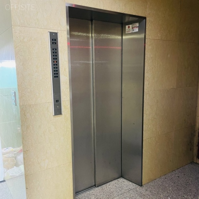 銀友ビル エレベーター