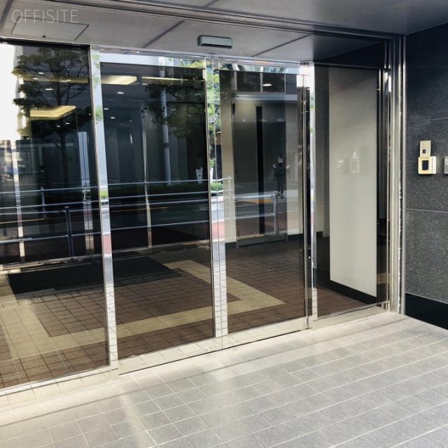 芝浦NAビル オフィスビル出入口