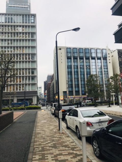 日比谷セントラルビル(14階:サービスオフィス) ビル前面道路