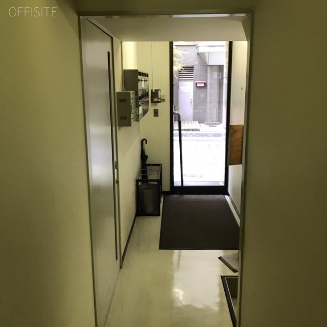 升本ビル エントランス