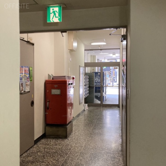塚本素山ビル エントランス