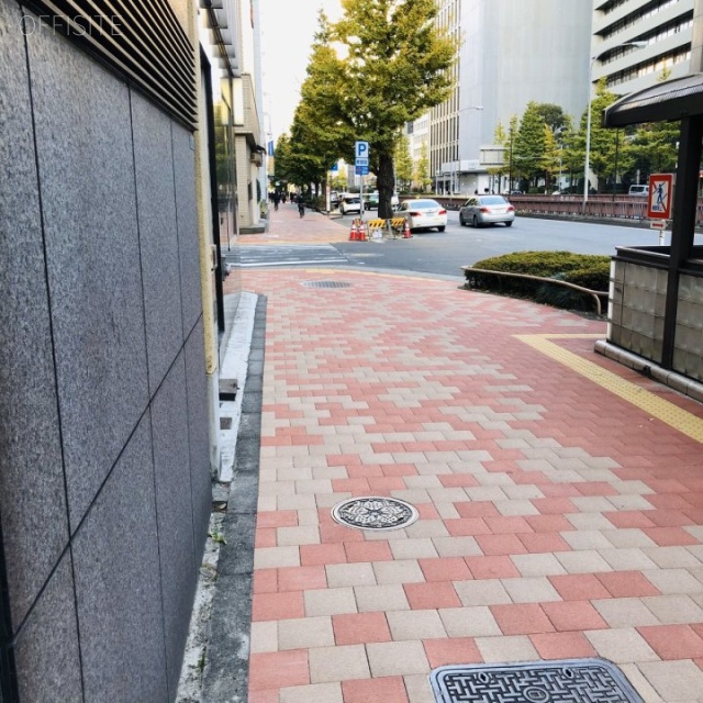 NREG銀座ビル ビル前面道路
