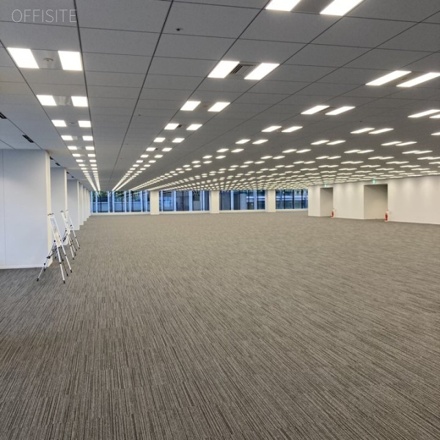 東京スクエアガーデン 室内