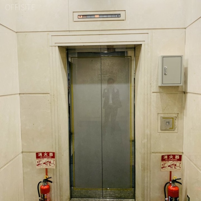 メタリオンOSビル エレベーター