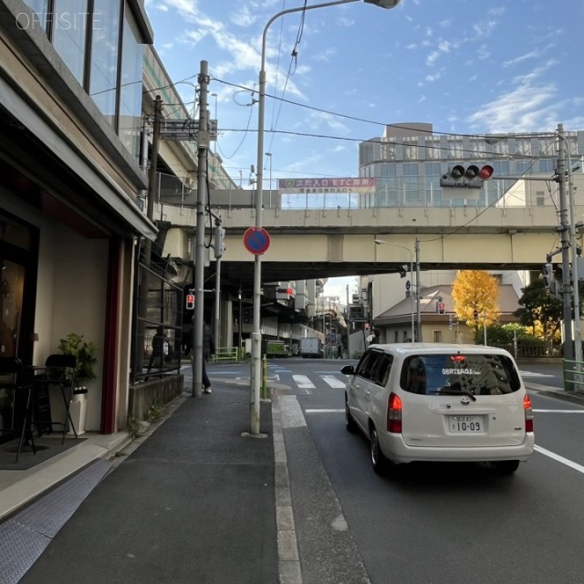 丸松陶器ビル 前面道路