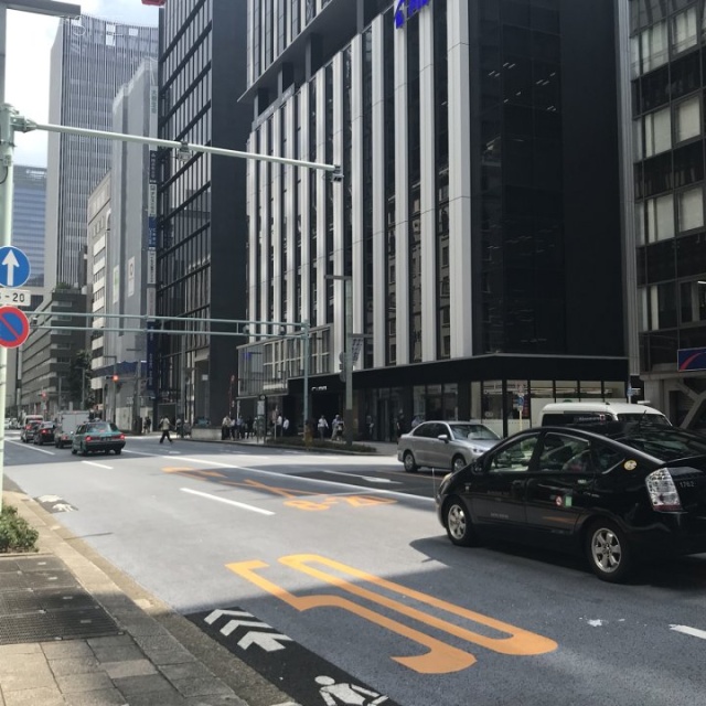 キムラヤビル ビル前面道路
