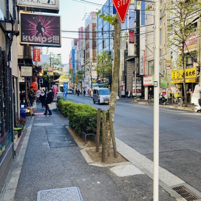 IM内神田 ビル前面道路