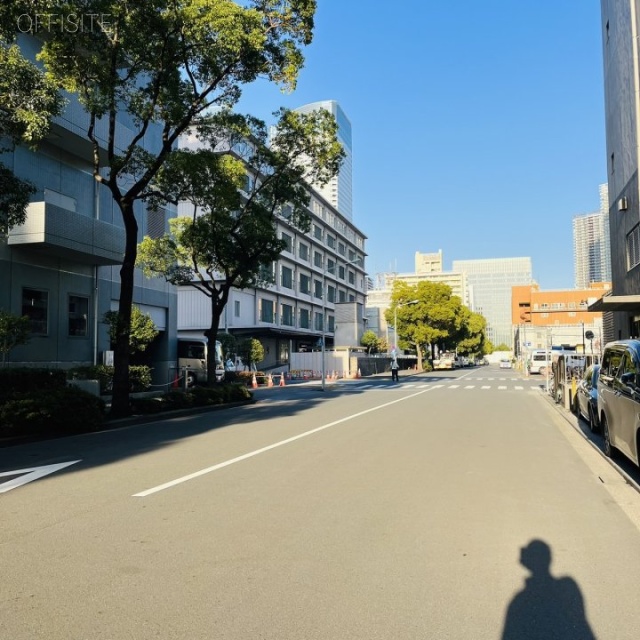 CROSS DOCK HARUMI 前面道路