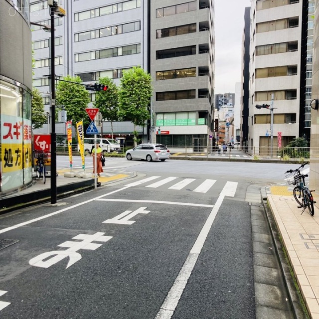 フォロス岩本町ビル 側道