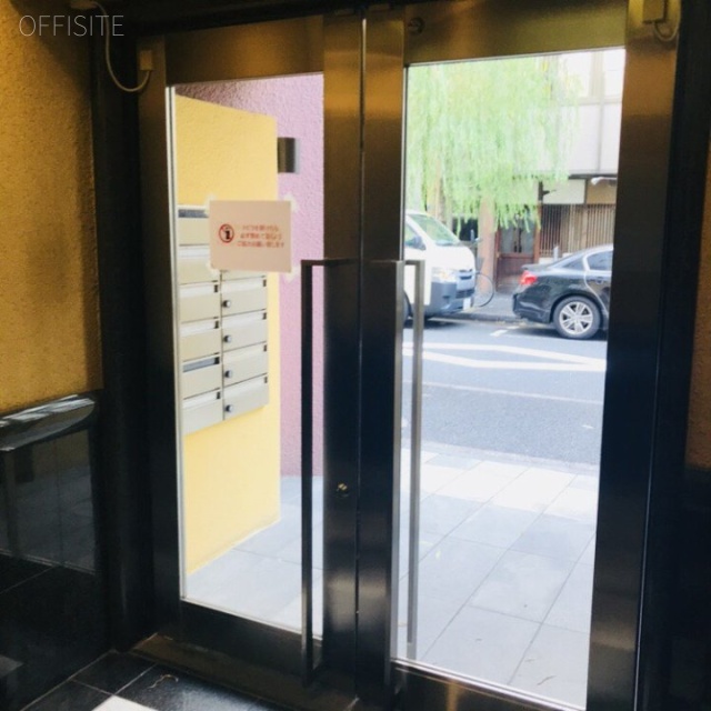 代市(しろいち)ビル エントランス