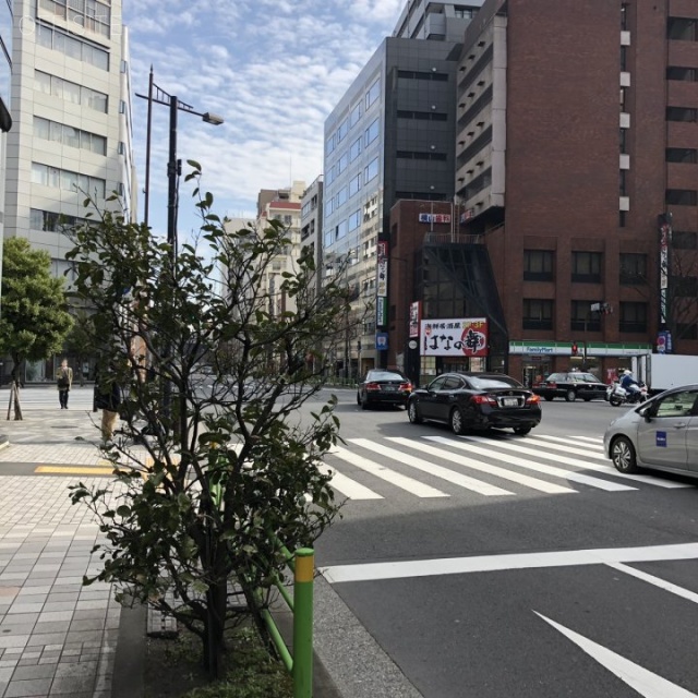 和円(わえん)ビル ビル前面道路