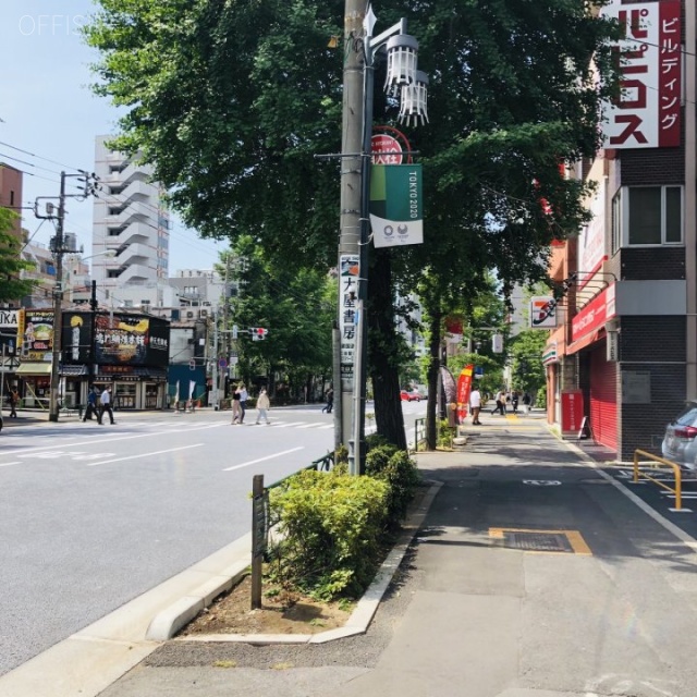 JHVビル 前面は白山通り