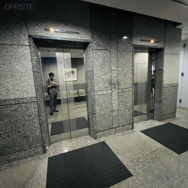 初台共同ビル エントランス