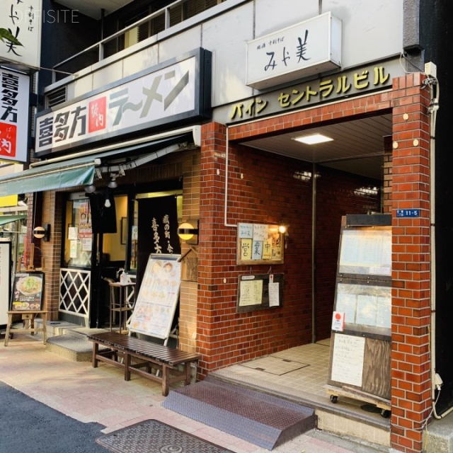 パインセントラルビル エントランス