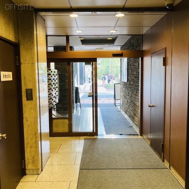 銀座8丁目10番ビル エントランス