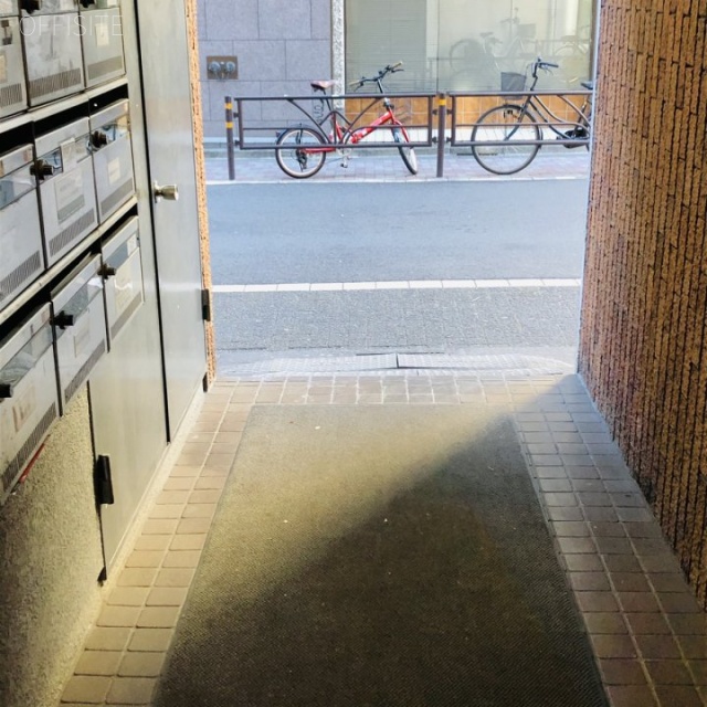 三雄ビル エントランス