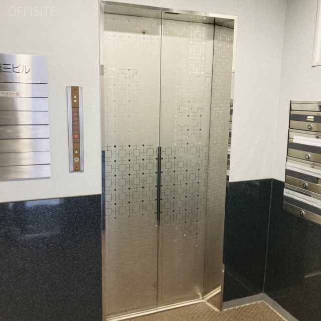 彦本第3ビル エレベーター