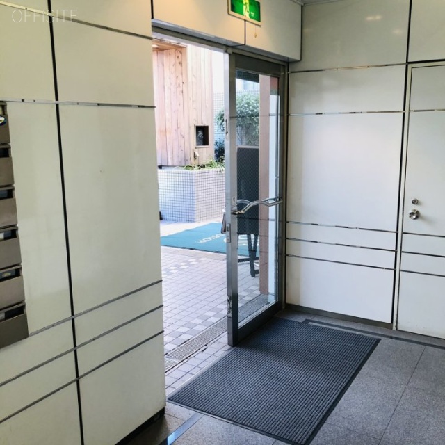 神宮前柴田ビル エントランス