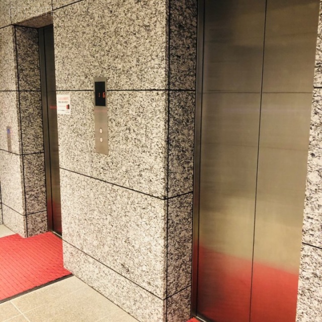 銀座レンガ通り福神ビル エレベーター