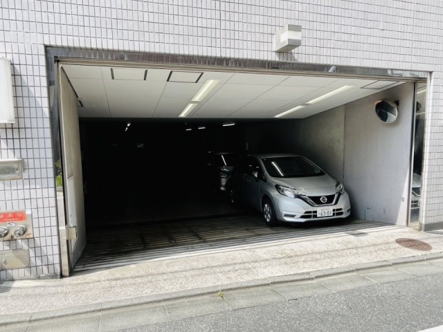 いちご南大塚ビル 駐車場