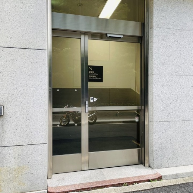 大手町ビル 通用口