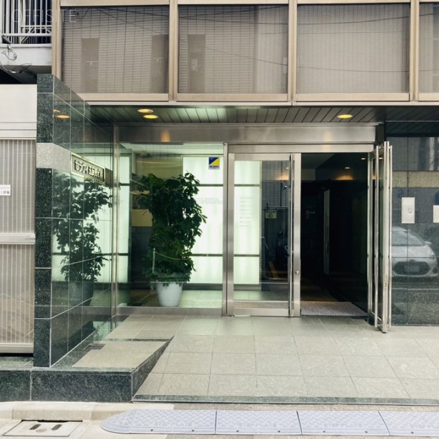 セラヴィ五反田ビル オフィスビル出入口