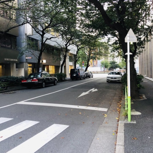 日本橋グレイスビル ビル前面道路