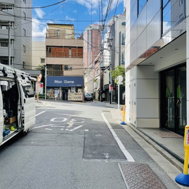 アザブビルディングNo.3 ビル前面道路