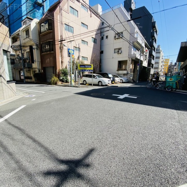 第3グロビスビル ビル前面道路