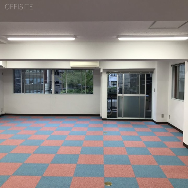 新川田所ビル 室内