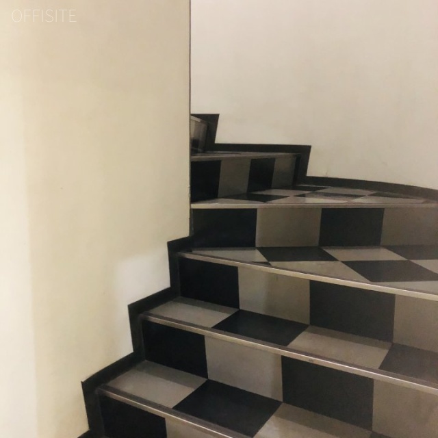 東都ビル エントランス