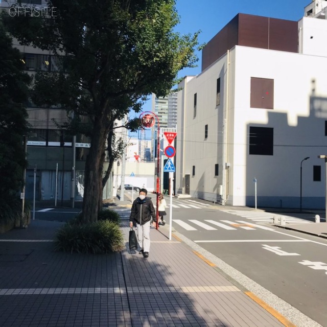 虎ノ門37森ビル ビル前面道路