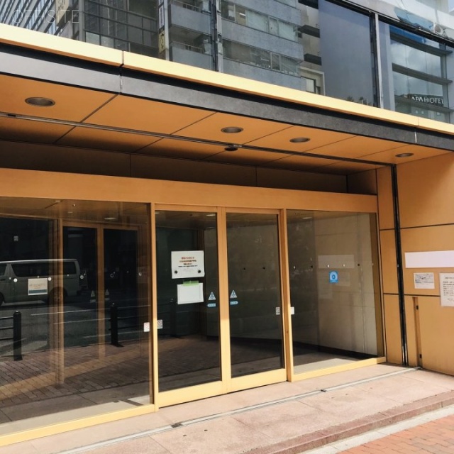 飯田橋駅東口ビル エントランス