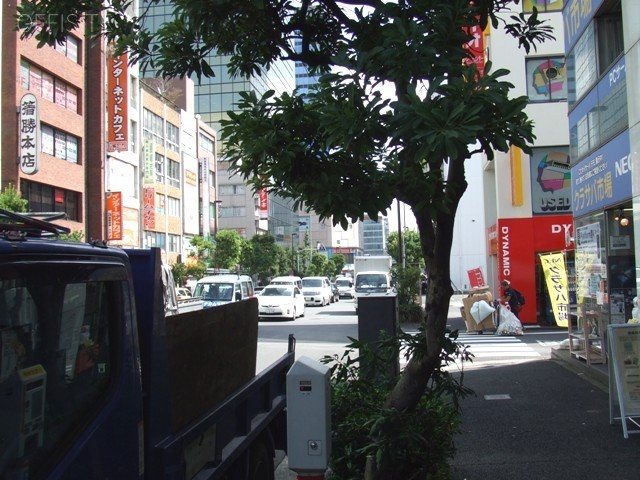 熊谷ビル ビル前面道路