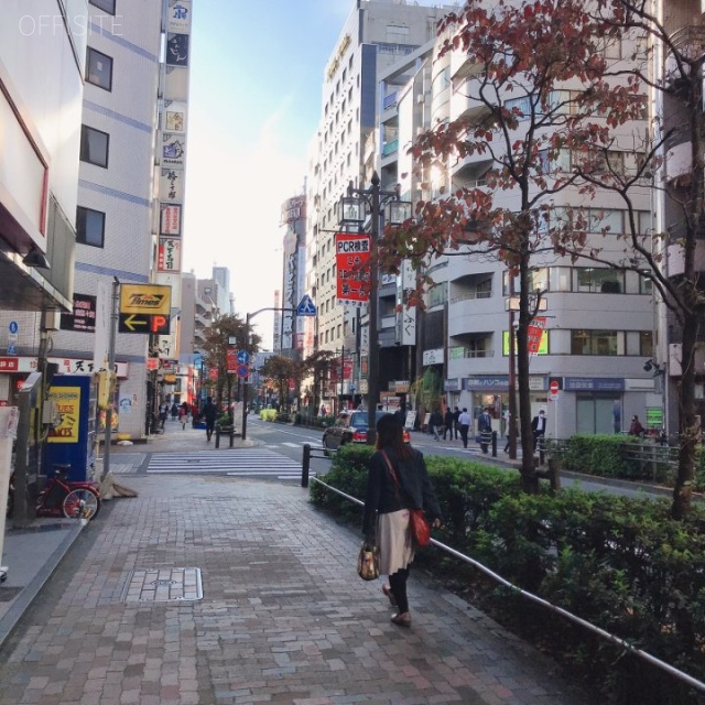 池袋青柳ビル ビル前面道路