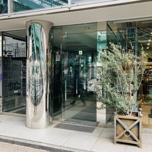 J-6ビル エントランス