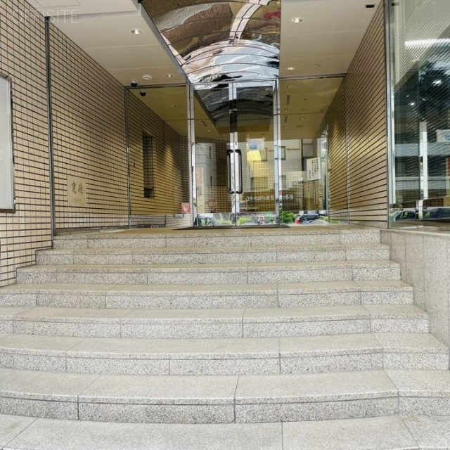 興信(日通住商神田)ビル オフィスビル出入口