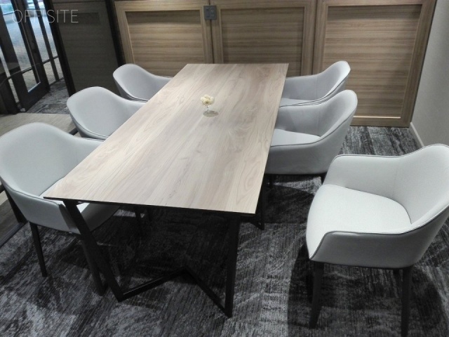 +SHIFT GINZA EAST 室内