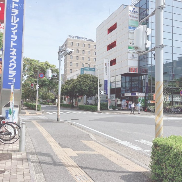 稲毛海岸ビル ビル前面道路
