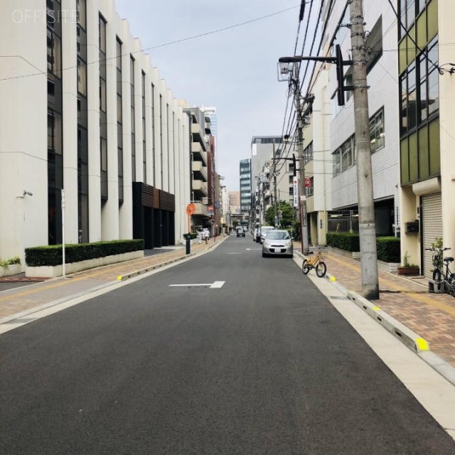 燦坤(サンクン)日本電器ビル ビル前面道路