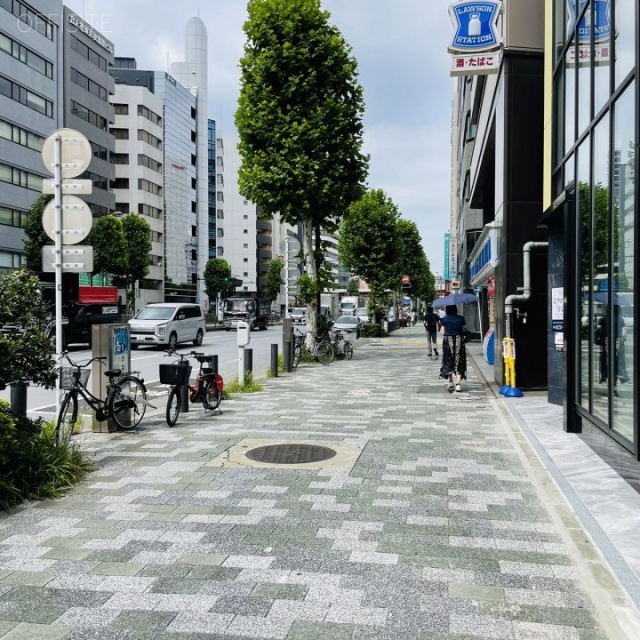VORT秋葉原Ⅶビル 前面歩道