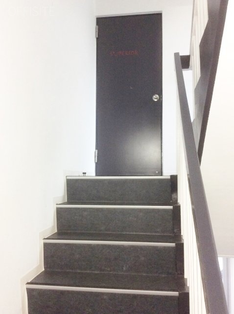 STR東日本橋 貸室入口