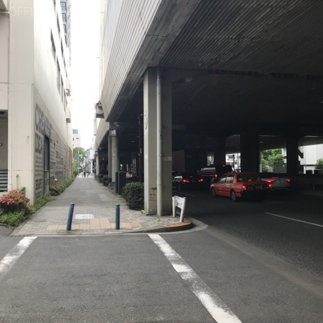 平成本社海岸ビル ビル前面道路