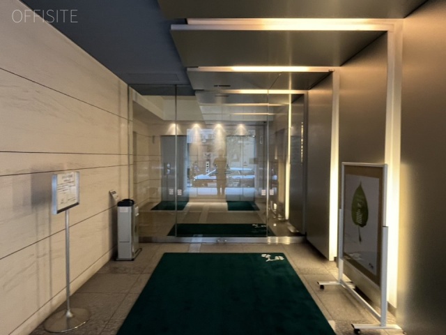 クローバー芝公園ビル エントランス