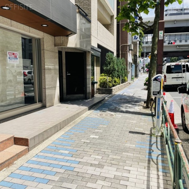 ムゲン日本橋ビル ビル前面道路