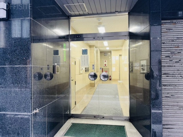 依田忠ビル エントランス