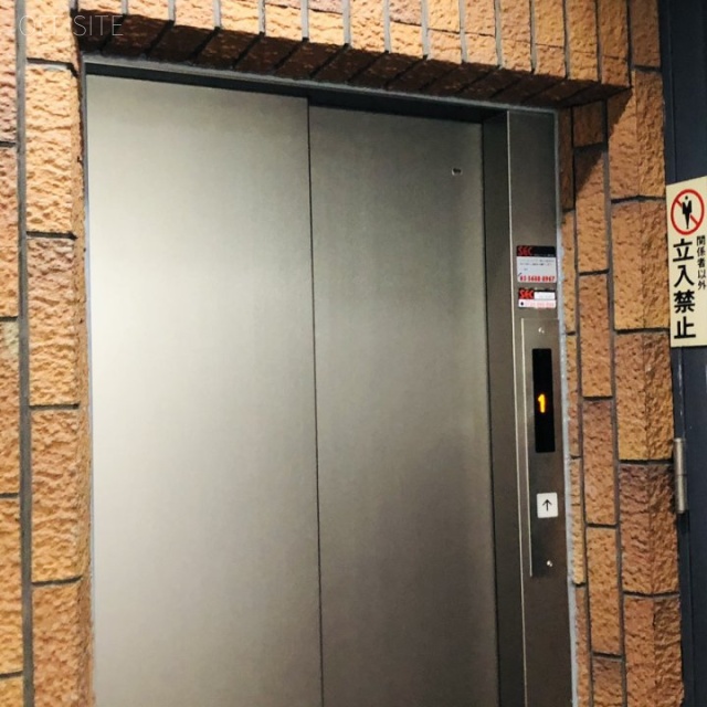 三雄ビル エレベーター