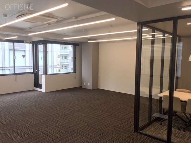 神保町フロント 室内